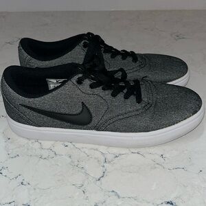 Nike SB canvas lace-ups